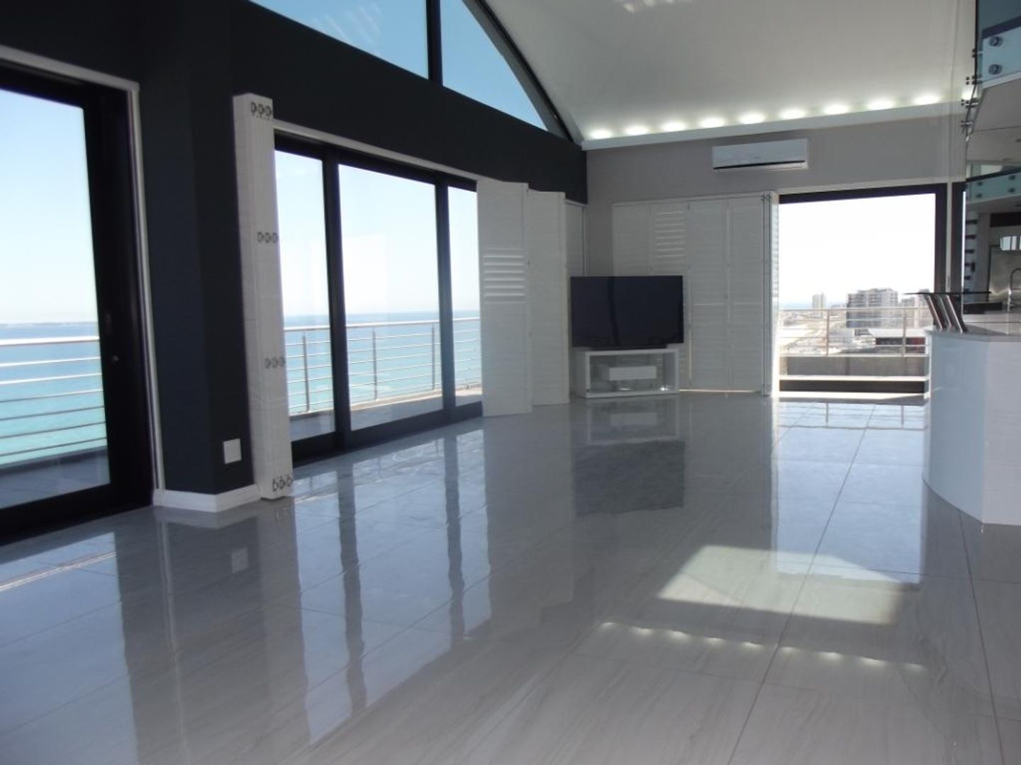 3 Bedroom Property for Sale in Beachfront Western Cape